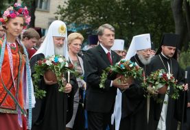 Laying-on of flowers ceremony
