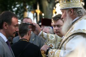 Patriarch Kirill and Mikhail Papiev