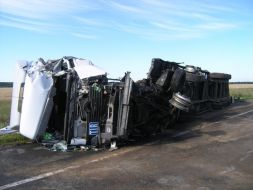 Разбитый грузовик