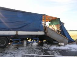 Разбитый грузовик