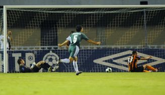 Oleg Krasnopyorov, Andrey Pyatov and Darijo Srna