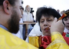 Священнослужитель