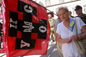 Сторонники ВО ”Свобода” и УНА-УНСО