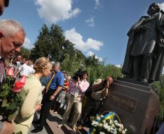 Yulia Timoshenko during wreath-laying ceremony