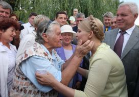 Yulia Timoshenko during meeting with the habitants of Mirgorod