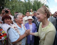 Yulia Timoshenko during meeting with the habitants of Mirgorod