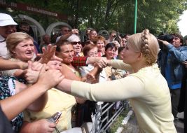 Yulia Timoshenko during meeting with the habitants of Mirgorod