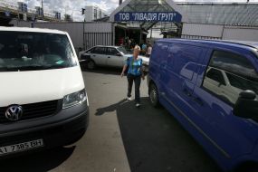 Output from a market to the trafficway