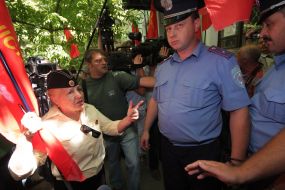 Участница акции протеста