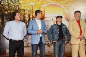 Dmitry Dyuzhev, Sergey Bezrukov and Igor Zaytsev