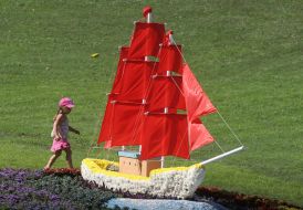 A floral exposition ”Scarlet sail”
