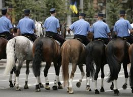 Співробітники кінного підрозділу МВС