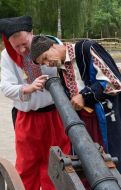 Cossacks peep in the muzzle of cannon