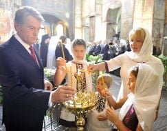 Viktor Yushcheko with his family
