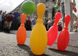 Street bowling