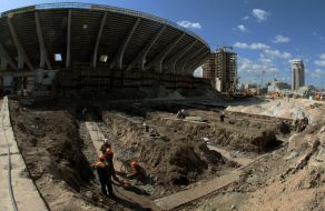 Builders work on ”Olympiyskiy” stadium
