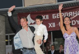 Mariya Berseneva with her son Nikita and Anatoliy Kot