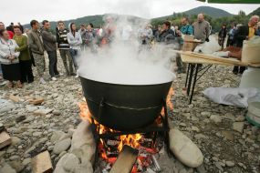 Preparation of hominy