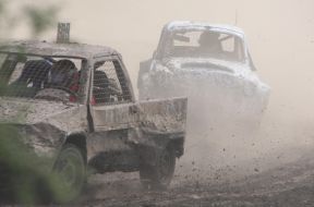 Участники автогонок