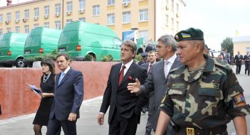 Viktor Yushchenko, Jose Manuel Pinto Teixeira and Nikolay Litvin