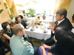 Viktor Yushchenko and Jose Manuel Pinto Teixeira