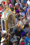 Priests carries Pochaev Icon of the Mother of God