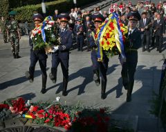 Laying-on of flowers to the grave of Unknown soldier