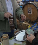 A man sells mead