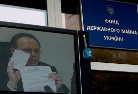 Live broadcast of auction