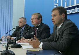 Eduard Kalashnikov, Timur Novikov and Roman Zhugan