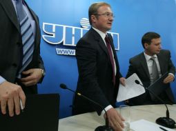 Eduard Kalashnikov, Timur Novikov and Roman Zhugan