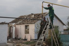 Працівники аварійної бригади газової служби