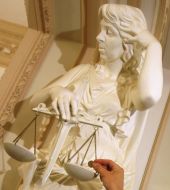 Скульптура Фемиды