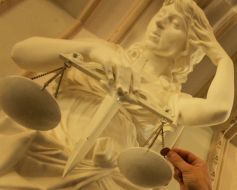 Скульптура Фемиды