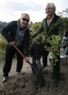 Oleg Skrypka with the son Taras and Sergey Fomenko