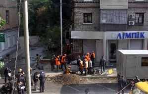 Firemen in place of explosion