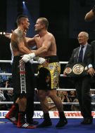 Vyacheslav Uzelkov and Tomash ”Jumbo” Adamek