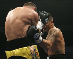 Vyacheslav Uzelkov and Tomash ”Jumbo” Adamek