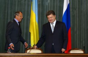 Petr Poroshenko and Sergey Lavrov