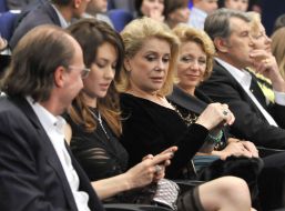 Catherine Deneuve, Olga Kurilenko, Vera Ulyanchenko, Viktor and Yekaterina Yushchenko