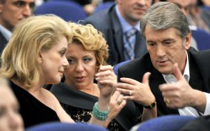 Catherine Deneuve, Viktor and Yekaterina Yushchenko