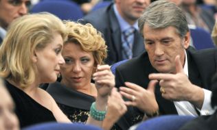Catherine Deneuve, Viktor and Yekaterina Yushchenko