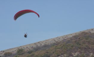 Hang glider rider
