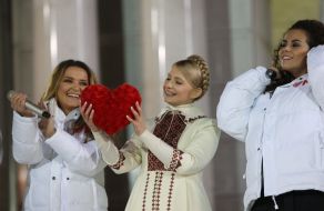 Yulia Timoshenko, Nastya Kamenskih and Nataliya Mogilevskaya