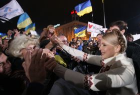 Yulia Timoshenko greets supporters