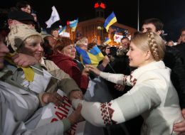 Yulia Timoshenko greets supporters