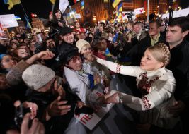 Yulia Timoshenko greets supporters