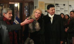 Andrey Khalapakhchi, Kamaliya (Natalya Shmarenkova) and Zahoor Mohammad