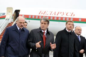 Aleksandr Lukashenko and Viktor Yushchenko