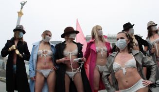 Активистки женского движения ”FEMEN”